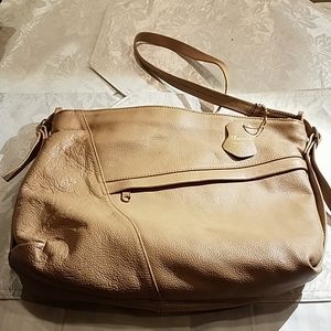 Almondo leather purse